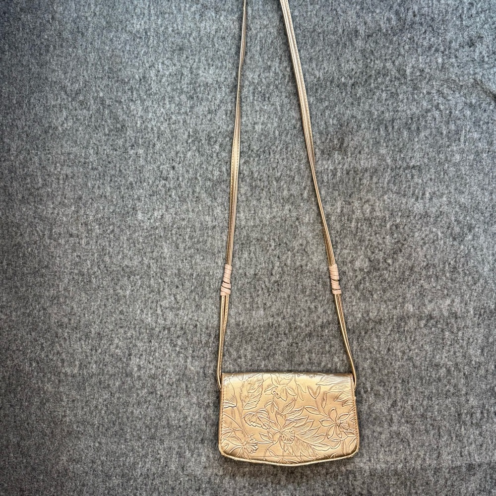 Sondra Roberts Crossbody Gold Embossed‎ - Picture 2 of 11